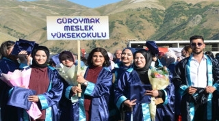 Bitlis Eren Üniversitesi'nde Mezuniyet Töreni Düzenlendi