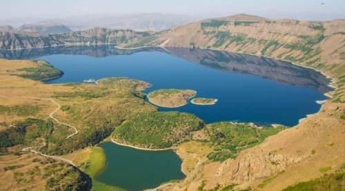 Nemrut Kalderası Ziyarete Açıldı: Bitlis Valiliği'nden Güvenlik ve Doğa Uyarısı