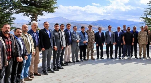 Vali Karakaya Basın Mensuplarıyla Bir Araya Geldi Vali Karakaya Basın Mensuplarıyla Bir Araya Geldi