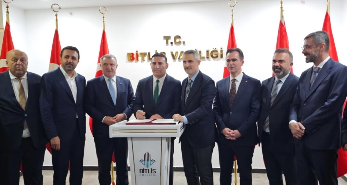 Aydınlar Beldesi’ne Gençlik Merkezi ve Semt Sahası Müjdesi