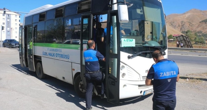 Bitlis'te Trafik Zabıta Ekiplerinden Özel Halk Otobüslerine Sıkı Denetim