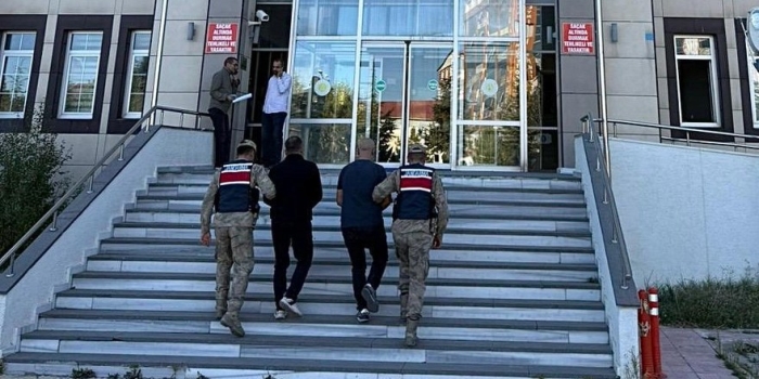 Tatvan’da Göçmen Kaçakçılığı Operasyonu: 2 Organizatör Tutuklandı