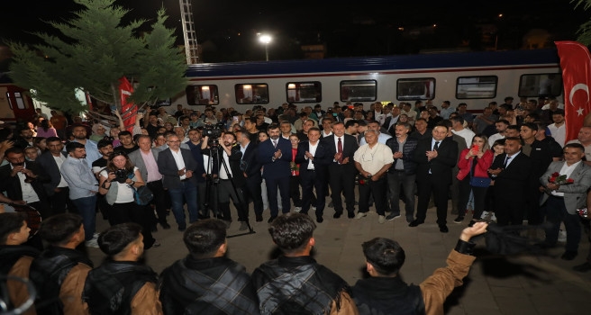Turistik Tatvan treni büyük ilgi gördü