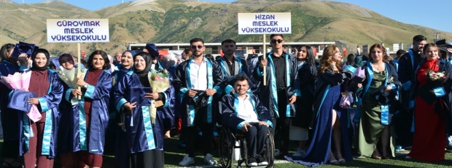 Bitlis Eren Üniversitesi'nde Mezuniyet Töreni Düzenlendi