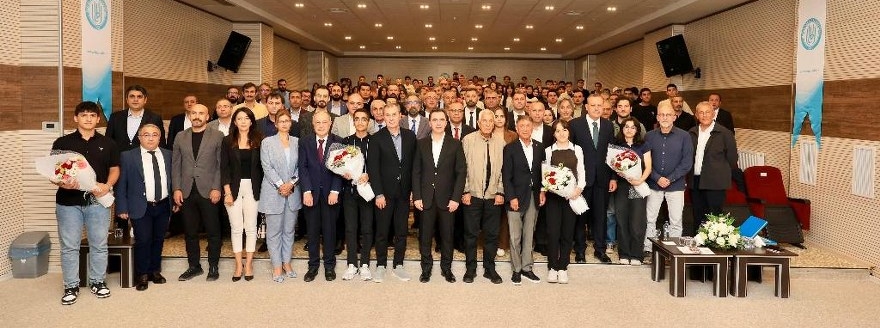 Bitlis’te Bilim ve Kariyer Söyleşisi Düzenlendi