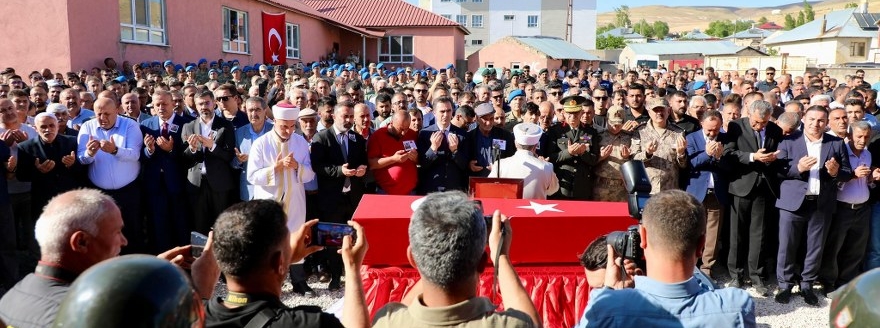 Bitlis’te Şehit Mahsun Yeşildemir İçin Cenaze Töreni Düzenlendi