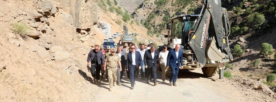 Bitlis Valisi Karakaya Mutki Yol İncelemesi