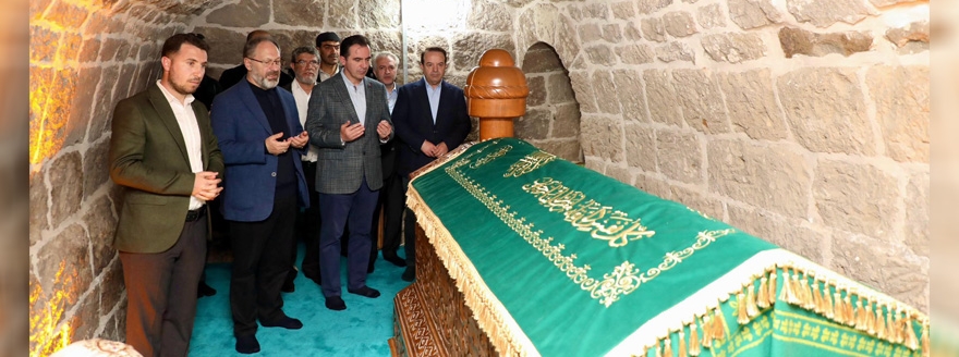 Diyanet İşleri Başkanı Prof. Dr. Ali Erbaş, Bitlis’te Tarihi Mekânları Ziyaret Etti