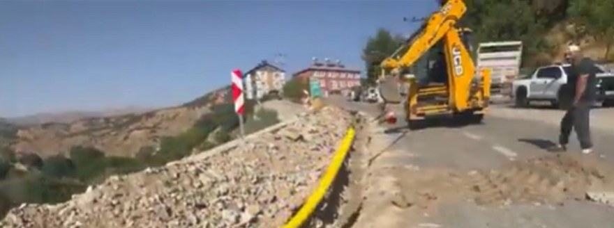 Mutki’de Doğalgaz Altyapı Çalışmaları: Yol Onarımı…
