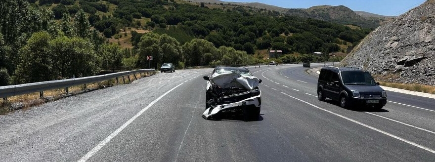 Tatvan – Van Karayolu'nda Korkutan Kaza: 5 Yaralı