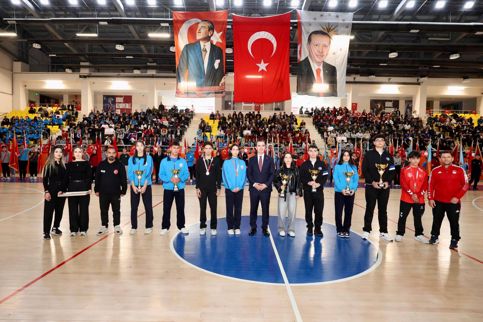 Bitlis'te Cumhuriyet'in 103. Yılı Coşkuyla Kutlandı