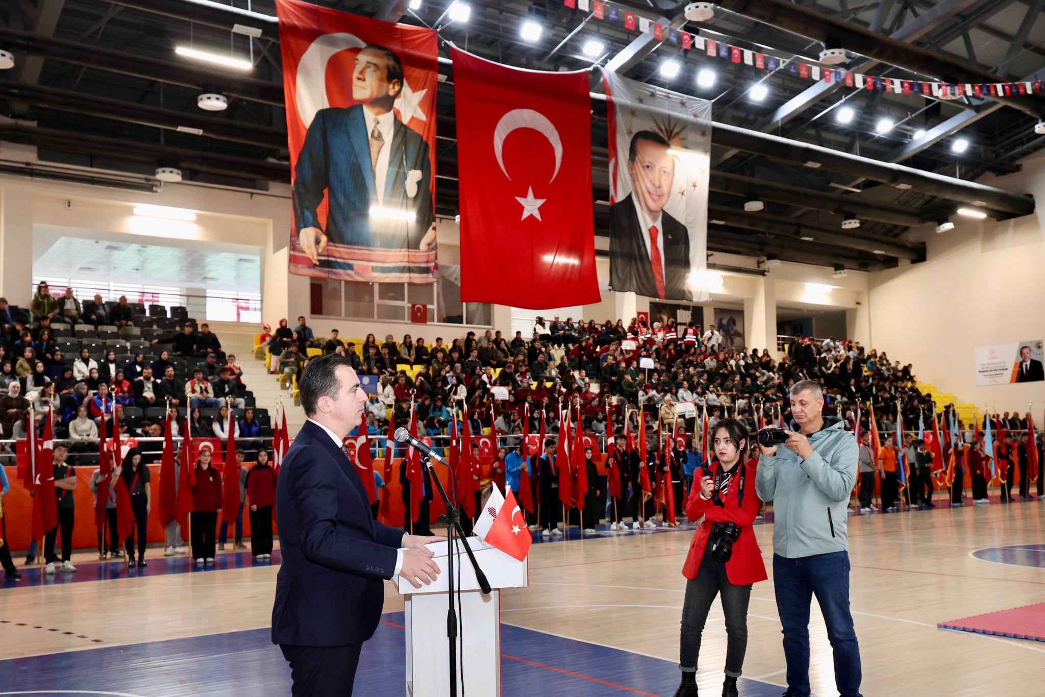 Bitlis'te Cumhuriyet'in 103. Yılı Coşkuyla Kutlandı