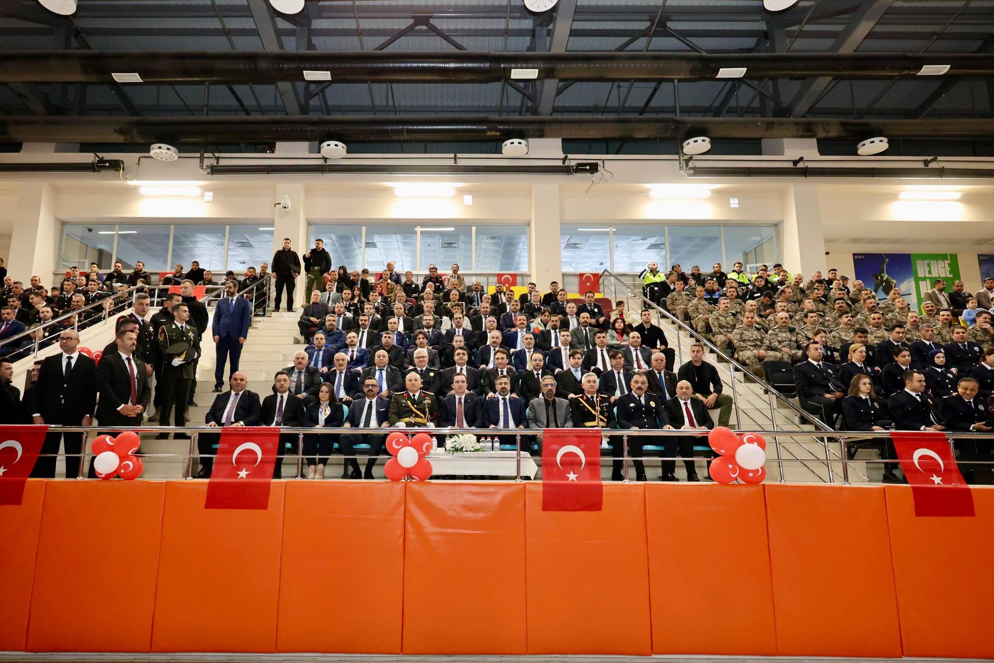 Bitlis'te Cumhuriyet'in 103. Yılı Coşkuyla Kutlandı