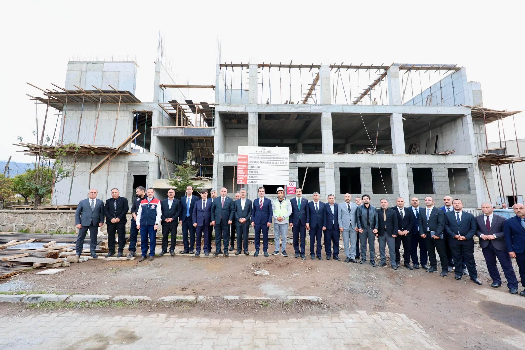 Güroymak'ta Okul ve Cami Çalışmaları İncelendi