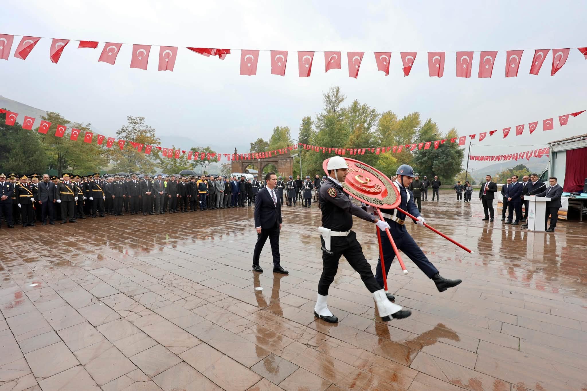 Bitlis'te Cumhuriyet'in 103. Yıl Dönümü Kutlandı