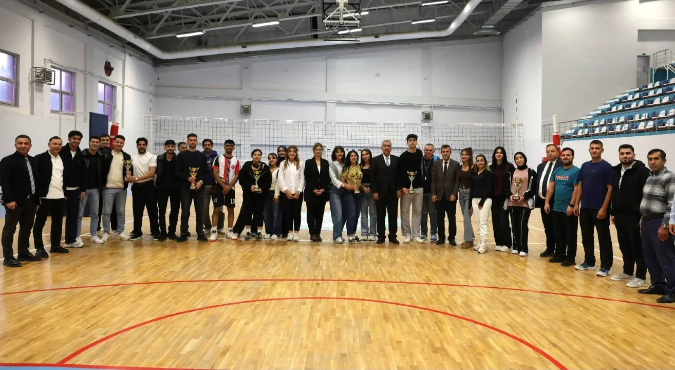 Bitlis Eren Üniversitesinde Voleybol Turnuvası Tamamlandı