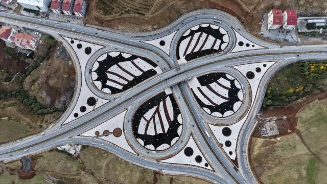 Bitlis Yonca Kavşağı'nda Peyzaj Çalışması Gerçekleştirildi