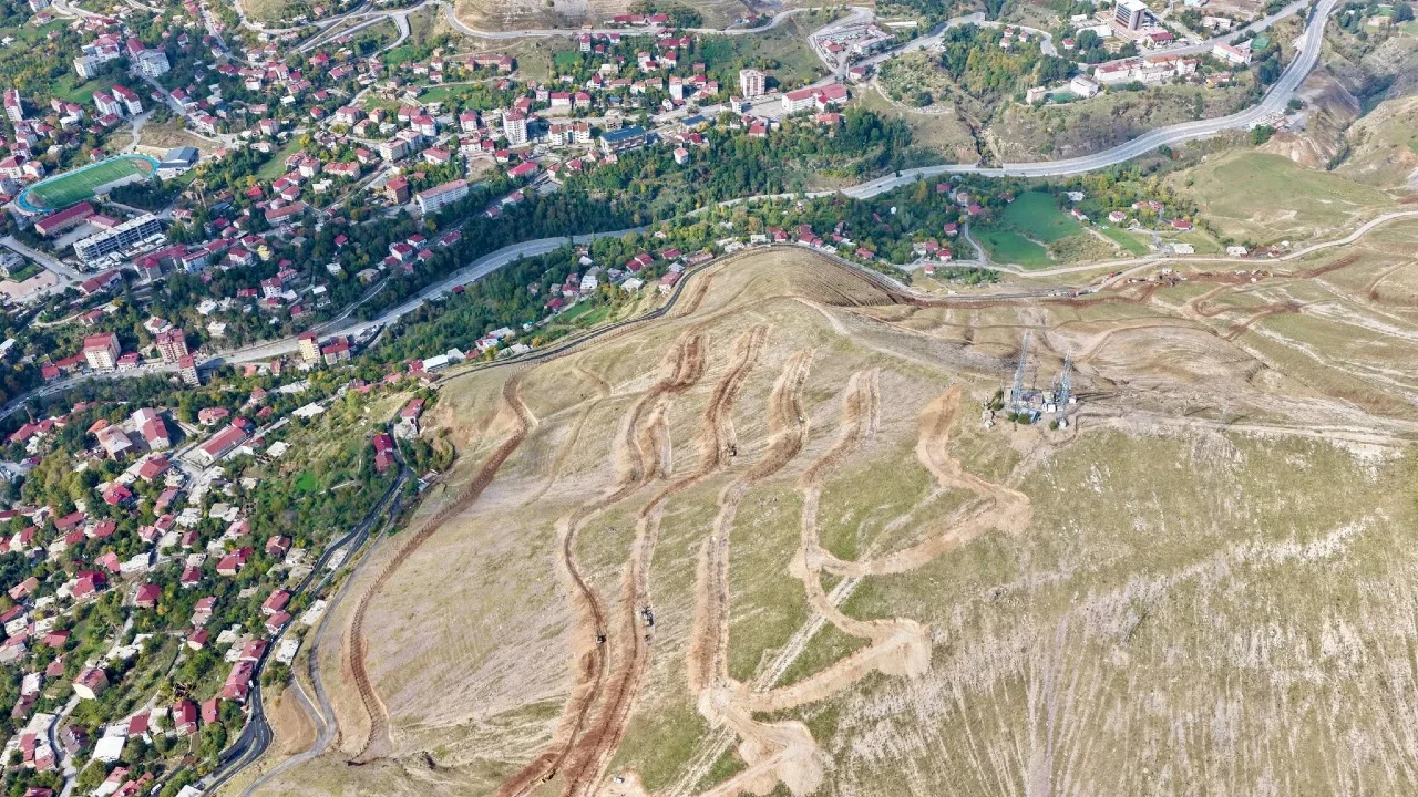 Bitlis'te Dideban Tepesi'ndeki Çığ Önleme Çalışmaları Sürüyor