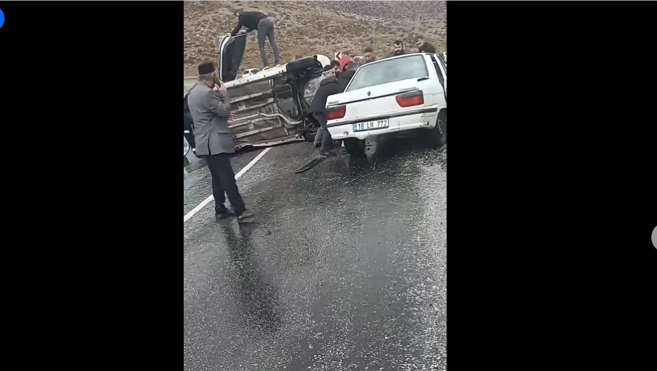 Bitlis'te İki Araç Çarpıştı: 2'si Ağır 5 Yaralı