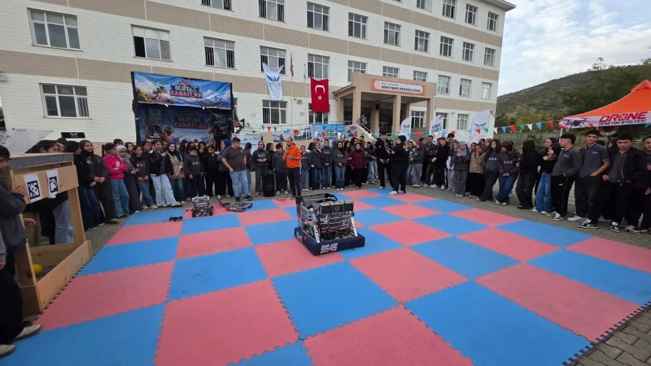 Bitlis Güroymak'ta Mobil Dijital Kanatlar Projesi