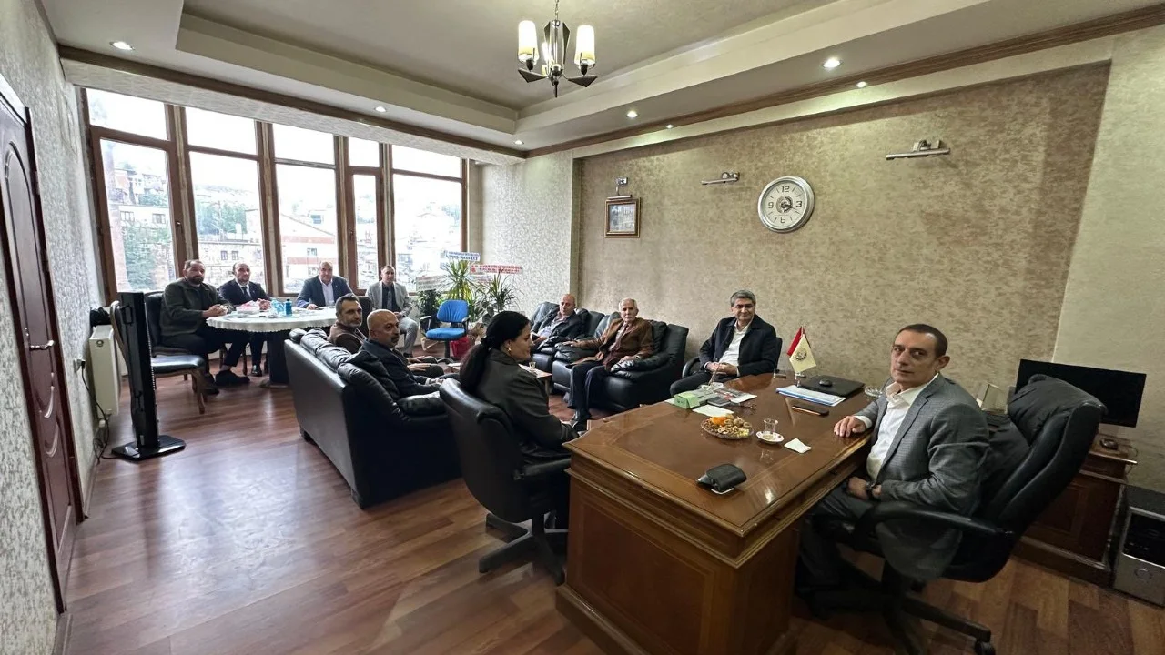 DEVA Partisi Genel Başkan Yardımcısı Ekmen Bitlis'te Temaslarda