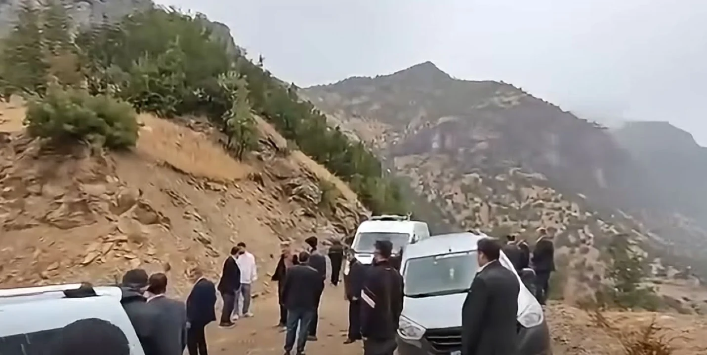 Mutki’de Cenaze Aracı Köye Ulaşamadı: Cenazeyi 4 Kilometre Taşıdılar