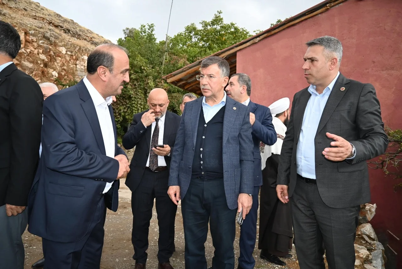 Şanlıurfa Milletvekili Mehmet Ali Cevheri'den Seyyid Sıbgatullah Arvâsî Türbesine Ziyaret