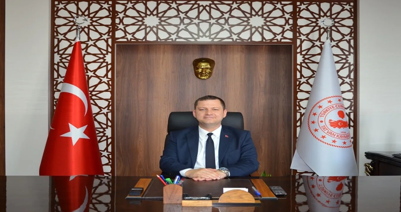 Tatvan Kaymakamı Demirer'e İçişleri Bakanlığı'ndan Başarı Belgesi