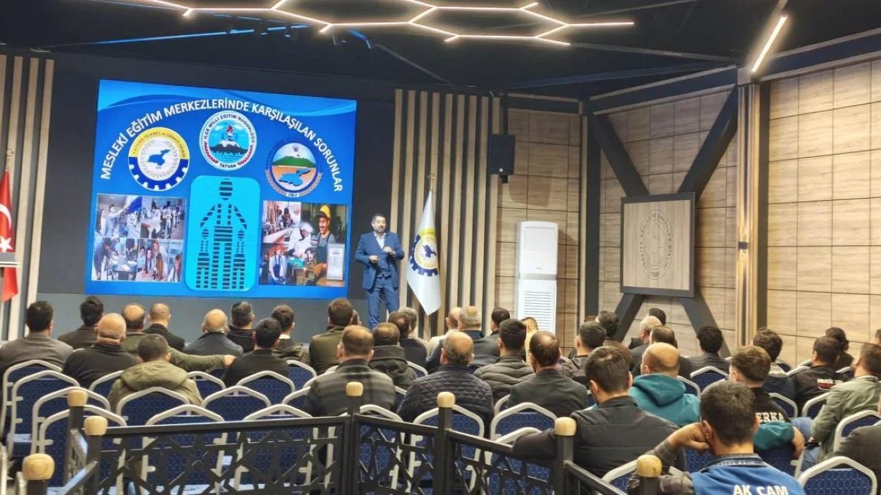 Tatvan’da “Mesleki Eğitim Merkezleri İşletme Toplantısı” düzenlendi