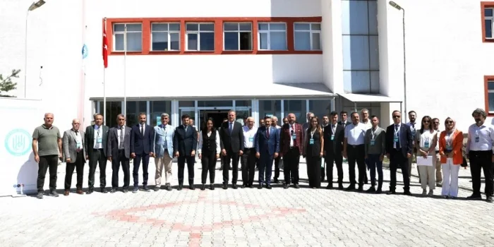 Adilcevaz Turizm, Kültür ve Kalkınma Çalıştayı Başladı: Bölgenin Turizm Potansiyeli Masaya Yatırılıyor