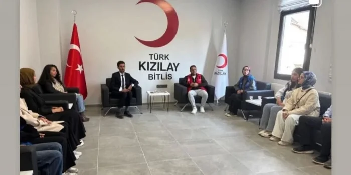 Ahlat Gençlik Merkezi’nden Kızılay’a Anlamlı Ziyaret