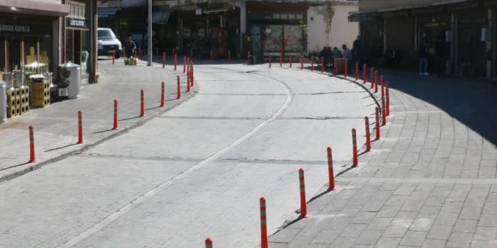 Bitlis Belediyesinden yaya yolu ihlaline duba çözümü