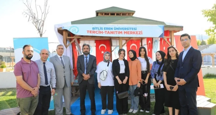 Bitlis Eren Üniversitesi'nde Tanıtım ve Tercih Günleri Başladı