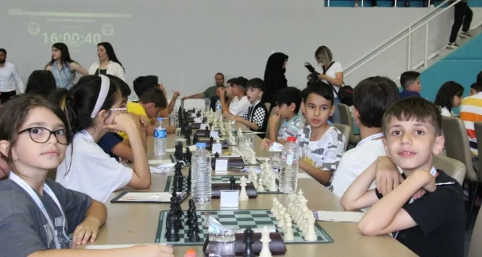 Bitlis’te 1. Uluslararası Açık Satranç Turnuvası 400 Bin TL Ödülle Başladı
