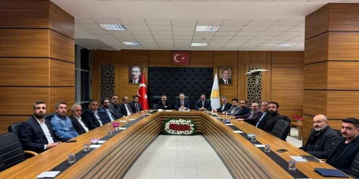 Bitlis’te Belediye Başkanları Ahlat’ta Buluştu: Yerel Hizmetler Masaya Yatırıldı