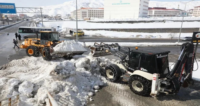 Bitlis’te Kar Temizleme Çalışmaları Aralıksız Devam Ediyor