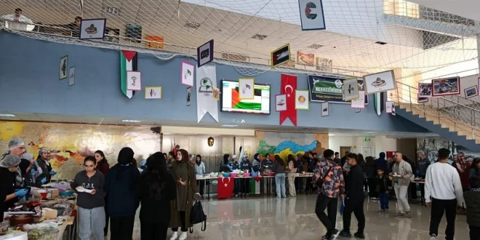 Güroymak Anadolu Lisesi'nden Filistin'e Destek Kermesi