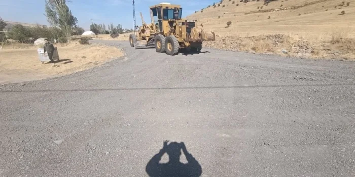 Güroymak Şentepe’de Asfaltlama Çalışmaları Hızla İlerliyor