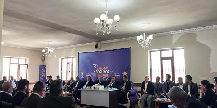 Güroymak’ta “Vatandaş Soruyor, Başkan Cevaplıyor” Programı Erentepe’de Düzenlendi