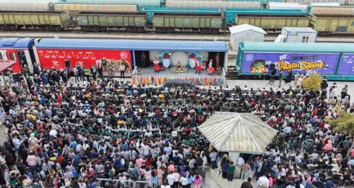 Masal Treni Tatvan’da Miniklerle Buluştu