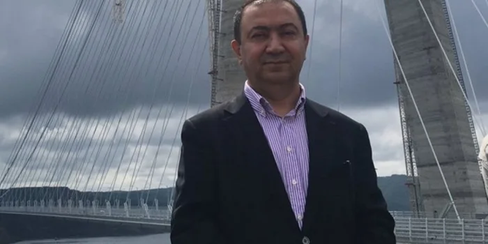 Suat Hayri Aka Kimdir