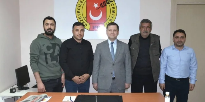 Tatvan Kaymakamı Demirer, Bitlis Gazeteciler Cemiyeti'ni Ziyaret Etti