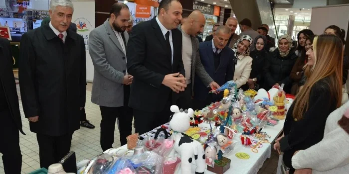 Tatvan Yaşam AVM’de "Genç Yetenekler El Sanatları Sergisi" Ziyarete Açıldı